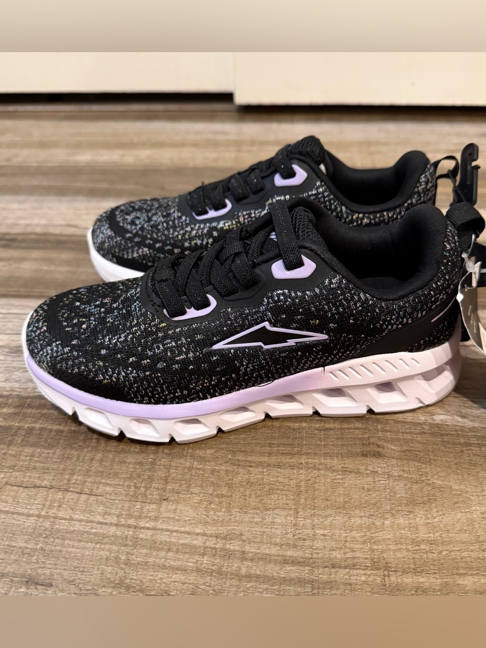 Avia sneakers